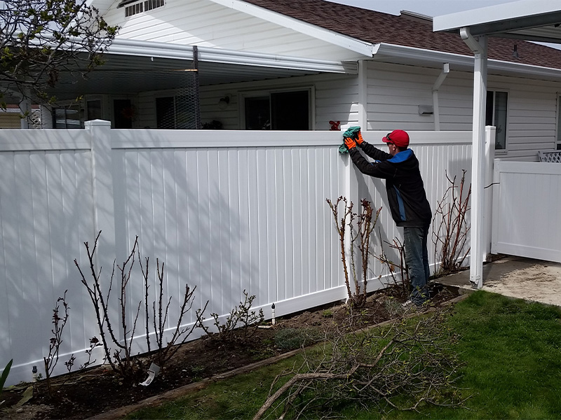 Saskatoon Saskatchewan Professional Fence Installation