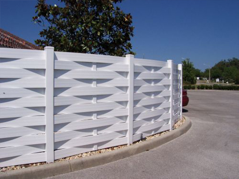 vinyl fence Saskatoon Saskatchewan